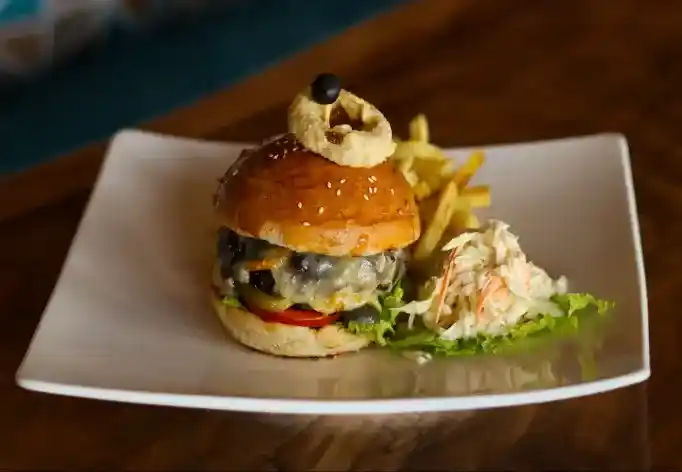 classic beef burger22k.webp